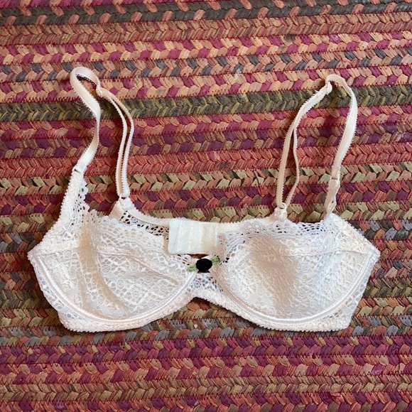NWOT INTIMATELY FREE PEOPLE CREAM LACE BRA - Picture 1 of 4